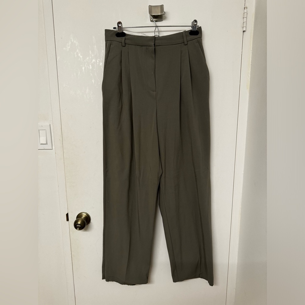 Dynamite Lila Pleated Straight Pants - Size 8